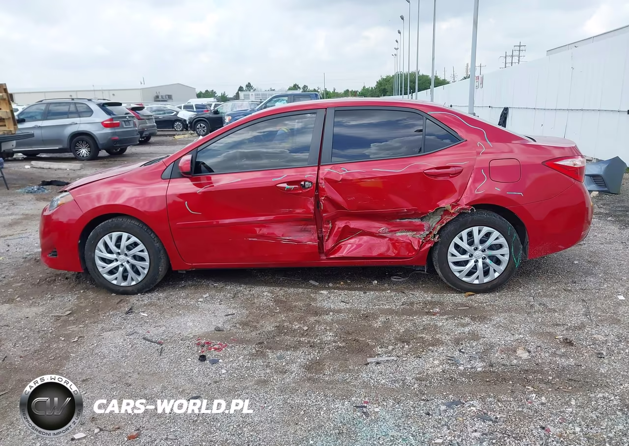 2018 Toyota Corolla Le VIN:5YFBURHEXJP771137 - 15