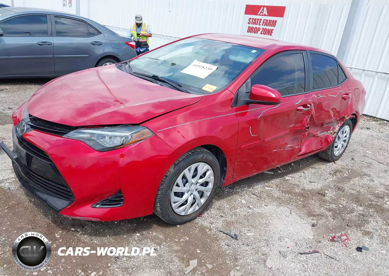 2018 Toyota Corolla Le VIN:5YFBURHEXJP771137 - 2