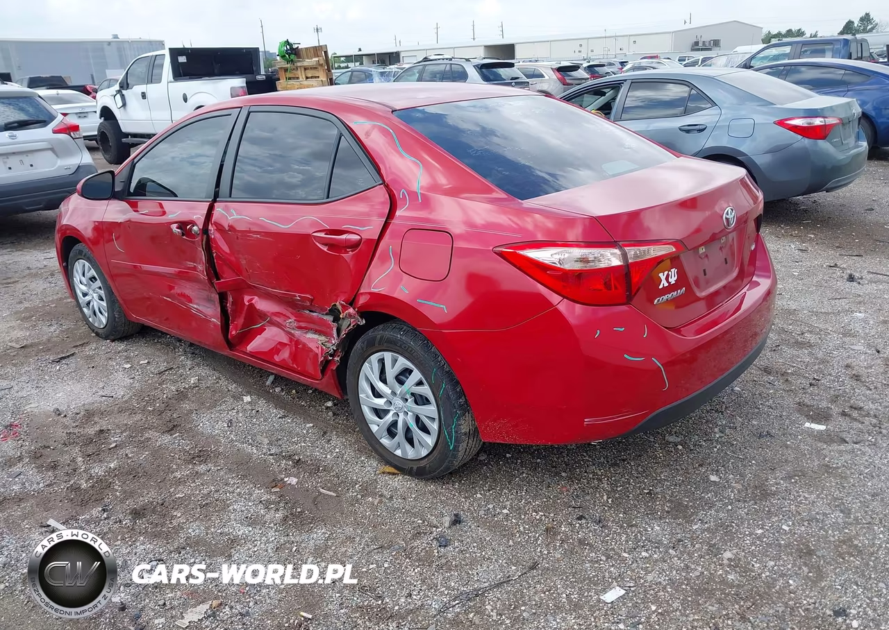 2018 Toyota Corolla Le VIN:5YFBURHEXJP771137 - 3