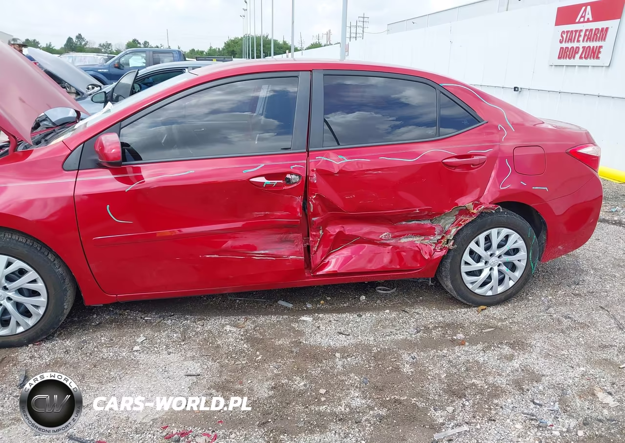 2018 Toyota Corolla Le VIN:5YFBURHEXJP771137 - 6