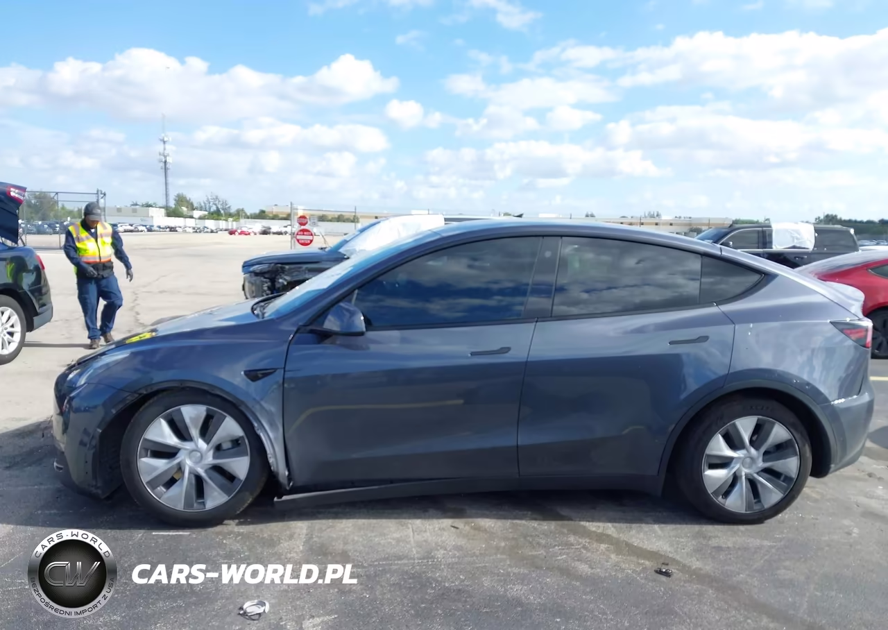 2023 Tesla Model Y VIN:7SAYGDEE7PA110646 - 14