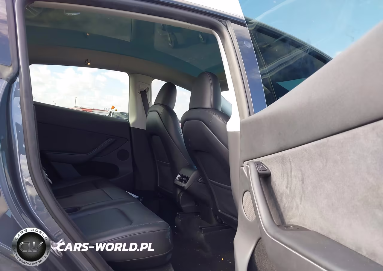 2023 Tesla Model Y VIN:7SAYGDEE7PA110646 - 8