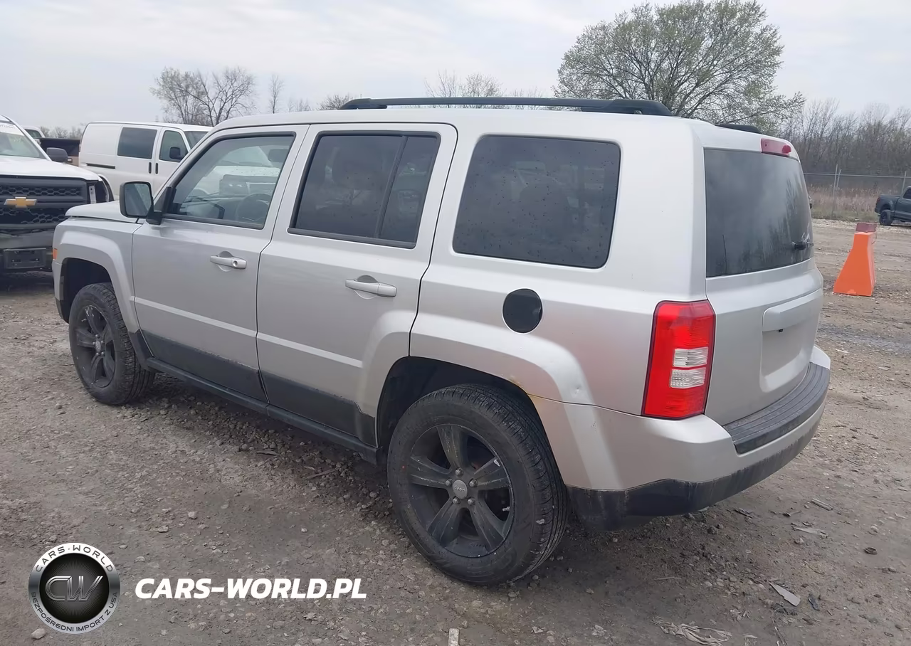 2012 Jeep Patriot Latitude VIN:1C4NJRFB1CD594921 - 3