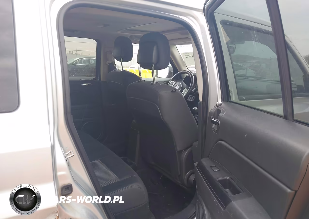 2012 Jeep Patriot Latitude VIN:1C4NJRFB1CD594921 - 8