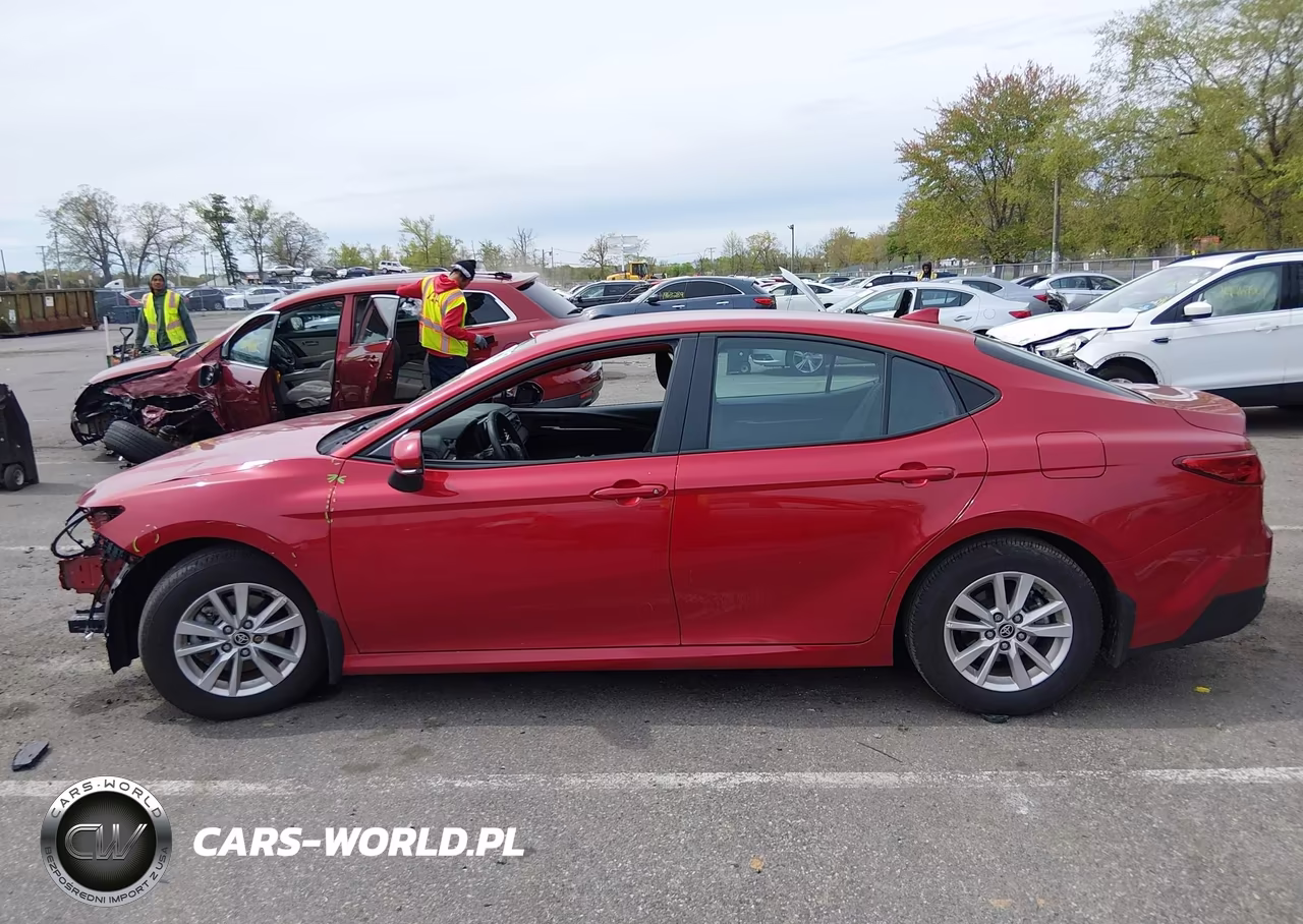 2025 Toyota Camry Le VIN:4T1DAACK0SU079808 - 14