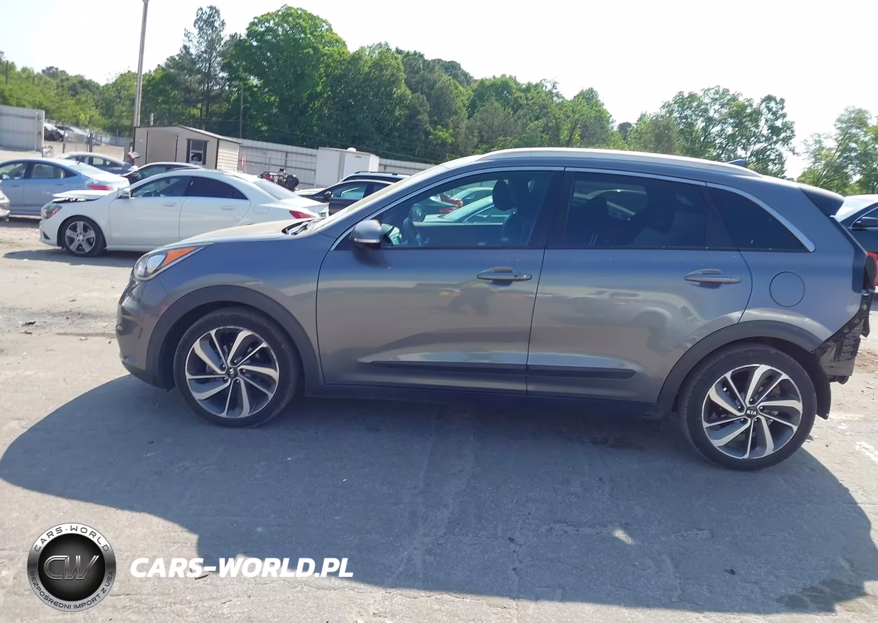 2018 Kia Niro Touring VIN:KNDCE3LCXJ5120558 - 14