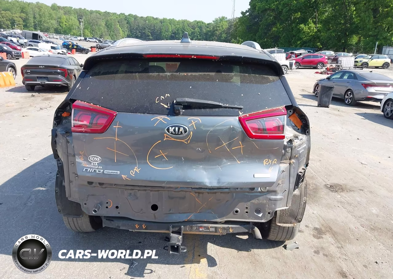 2018 Kia Niro Touring VIN:KNDCE3LCXJ5120558 - 16