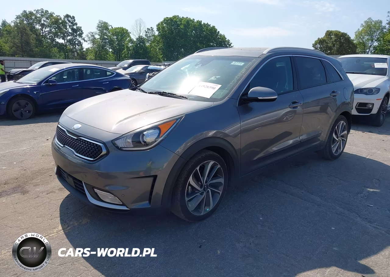 2018 Kia Niro Touring VIN:KNDCE3LCXJ5120558 - 2