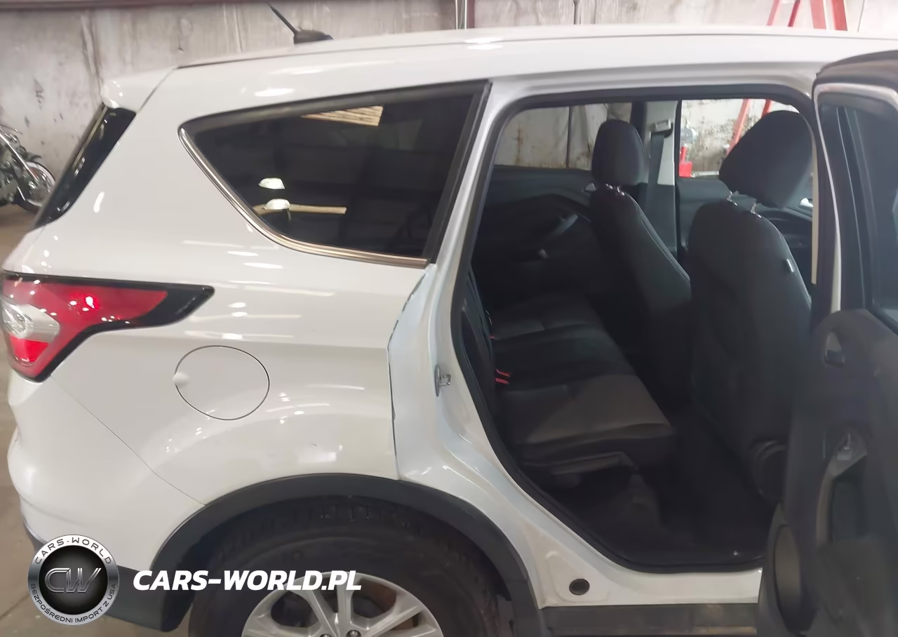 2017 Ford Escape Se VIN:1FMCU9GD5HUC38456 - 3