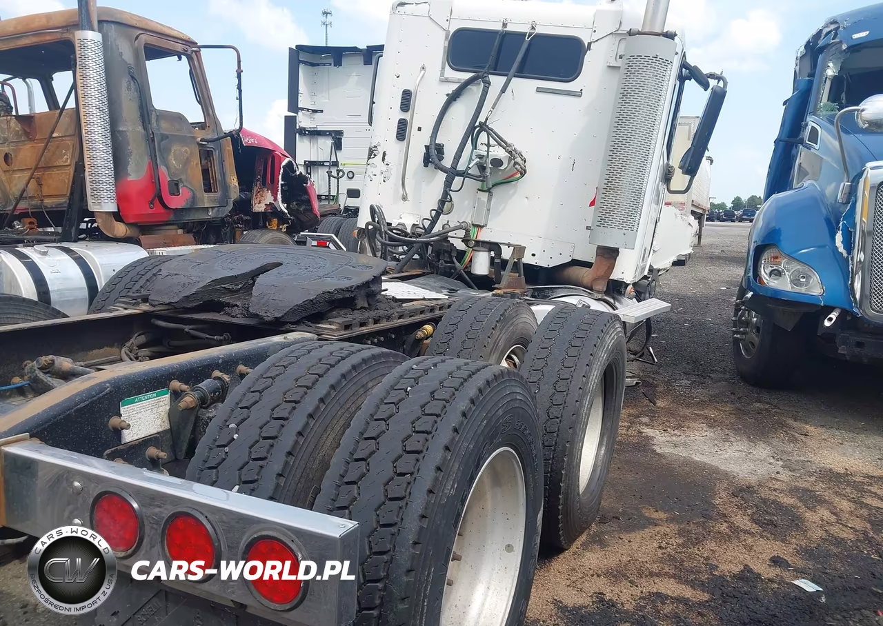 2007 Freightliner Conventional Columbia VIN:1FUJA6CK67DY74351 - 4