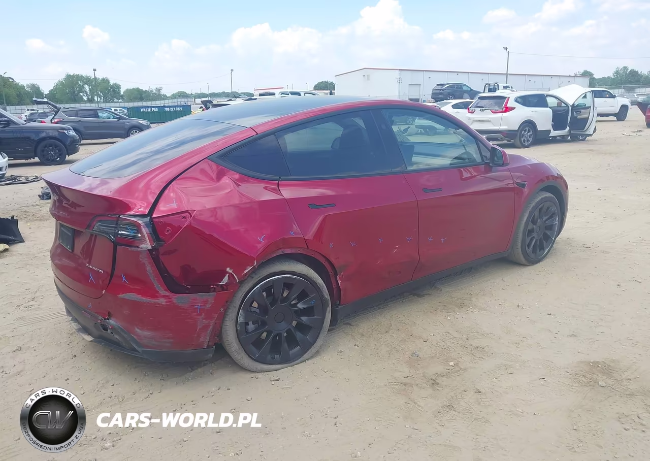 2025 Tesla Model Y Long Range Dual Motor All-Wheel Drive VIN:7SAYGDEE2SA344931 - 4