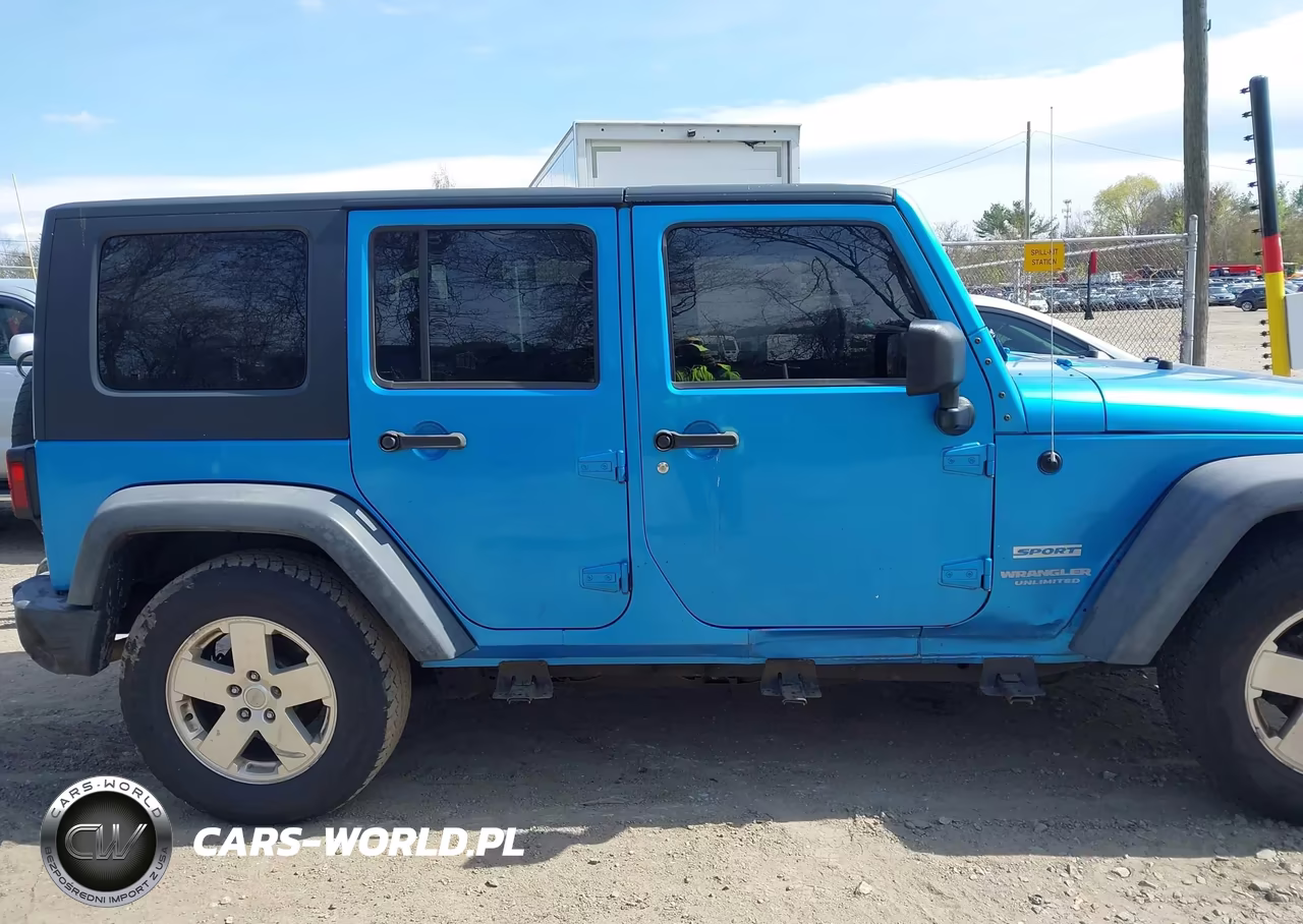2010 Jeep Wrangler Unlimited Sport VIN:1J4BB3H10AL108128 - 14