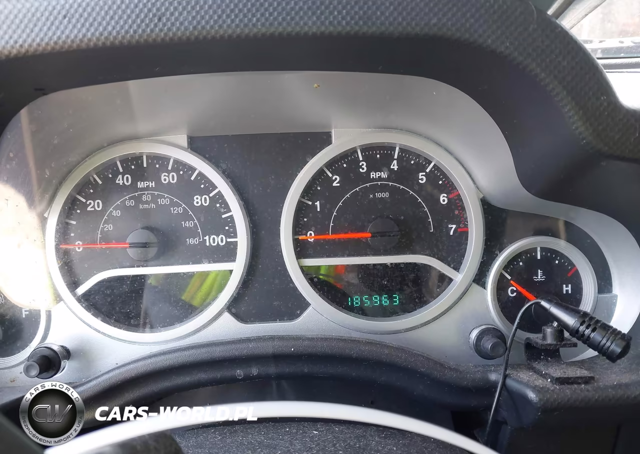 2010 Jeep Wrangler Unlimited Sport VIN:1J4BB3H10AL108128 - 7