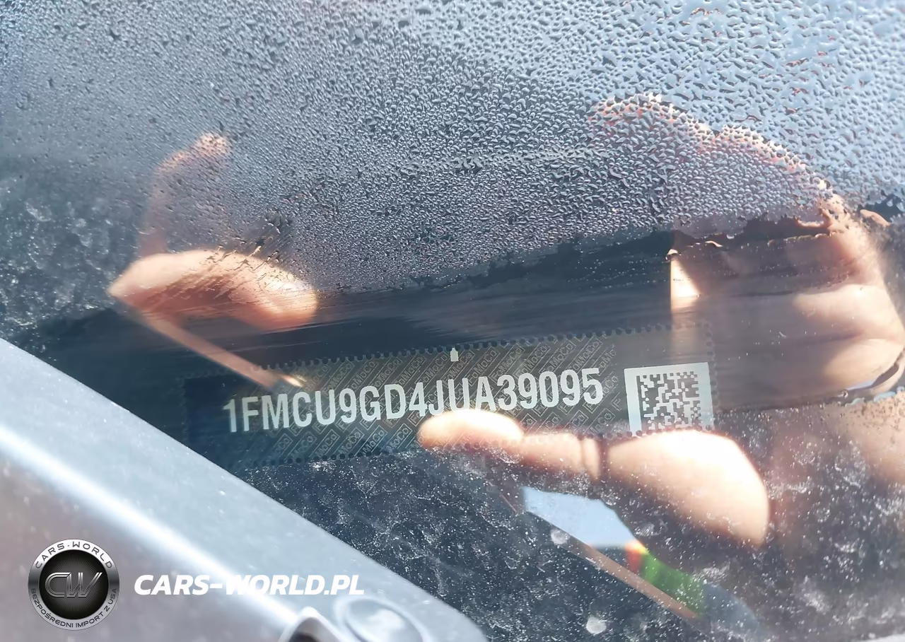 2018 Ford Escape Se VIN:1FMCU9GD4JUA39095 - 9