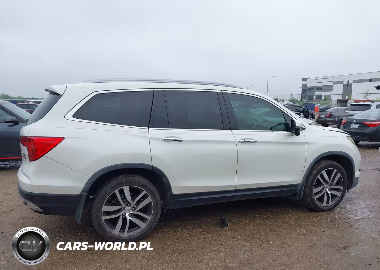 2017 Honda Pilot Touring VIN:5FNYF6H99HB013608 - 13