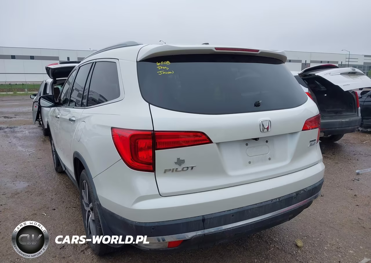 2017 Honda Pilot Touring VIN:5FNYF6H99HB013608 - 3