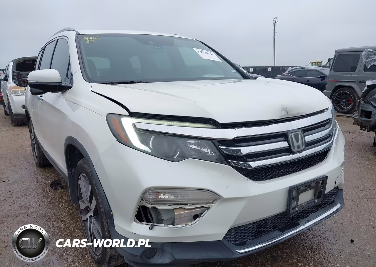 2017 Honda Pilot Touring VIN:5FNYF6H99HB013608 - 6