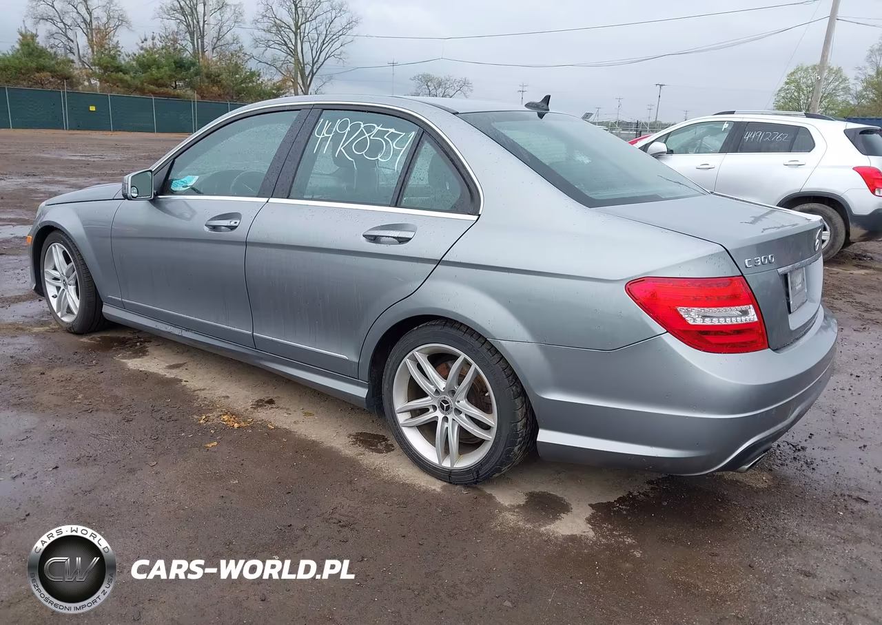 2012 Mercedes-Benz C 300 Sport 4Matic VIN:WDDGF8BB9CF879063 - 3