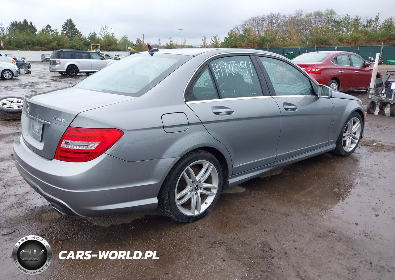 2012 Mercedes-Benz C 300 Sport 4Matic VIN:WDDGF8BB9CF879063 - 4