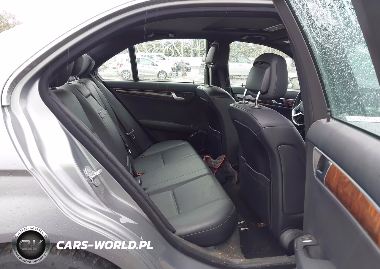 2012 Mercedes-Benz C 300 Sport 4Matic VIN:WDDGF8BB9CF879063 - 8