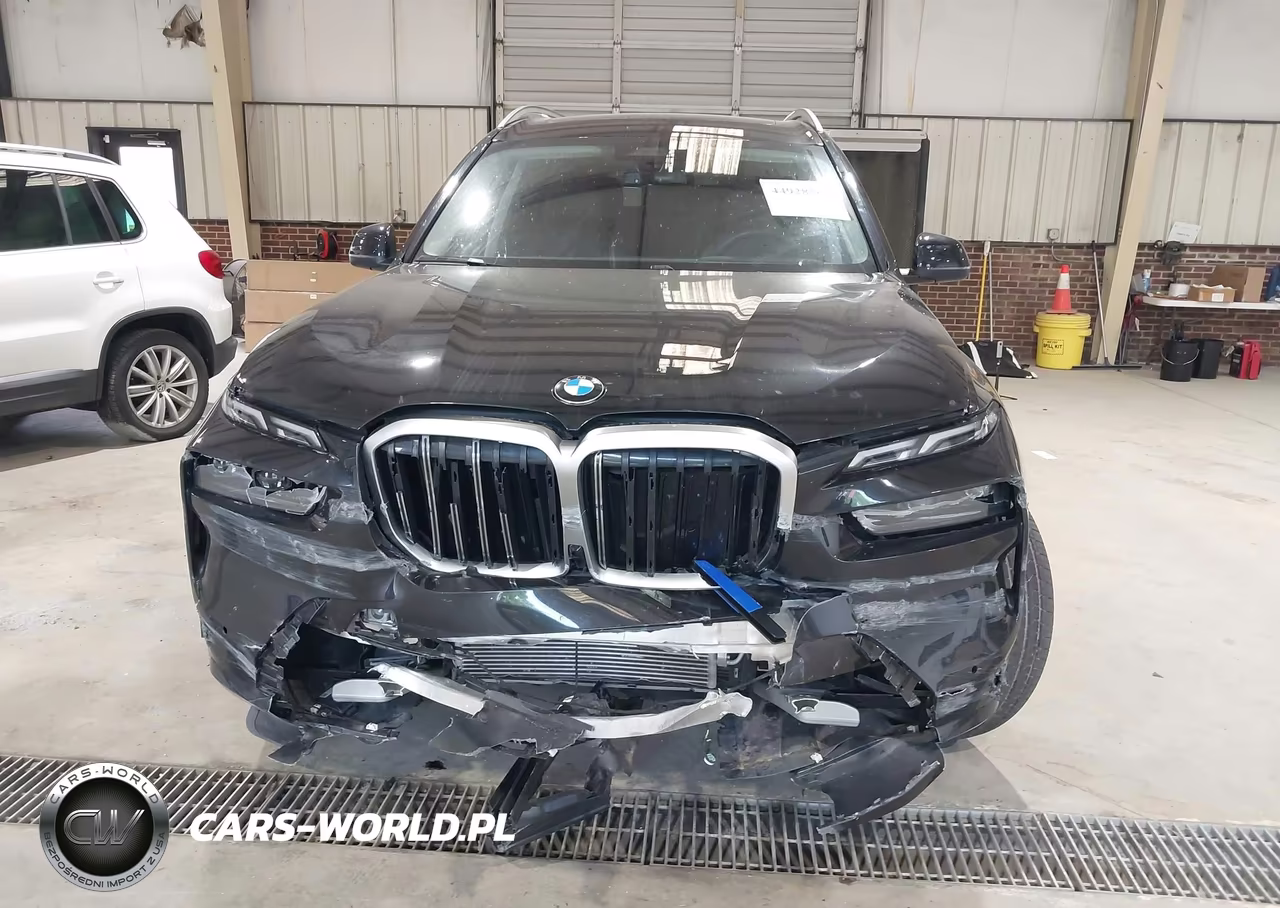 2024 BMW X7 xDrive40I VIN:5UX23EM0XR9T70418 - 12