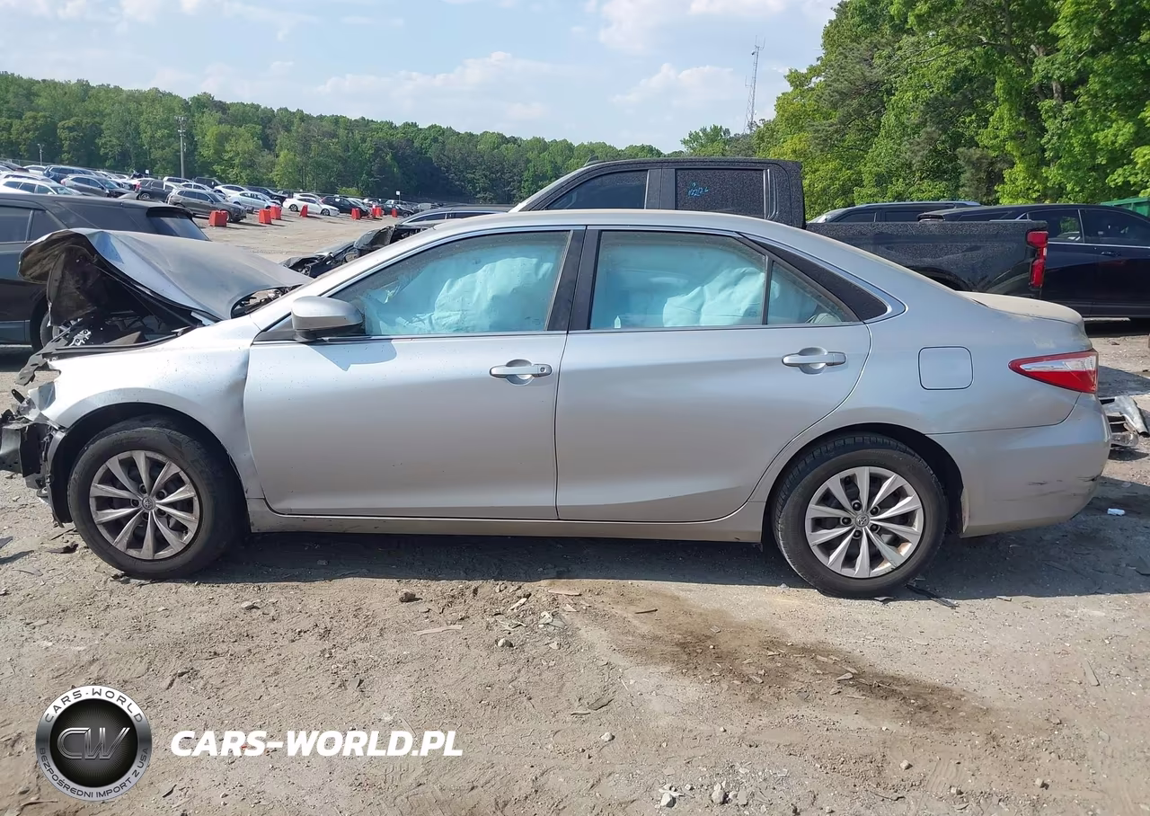 2016 Toyota Camry Le VIN:4T1BF1FK0GU596652 - 14