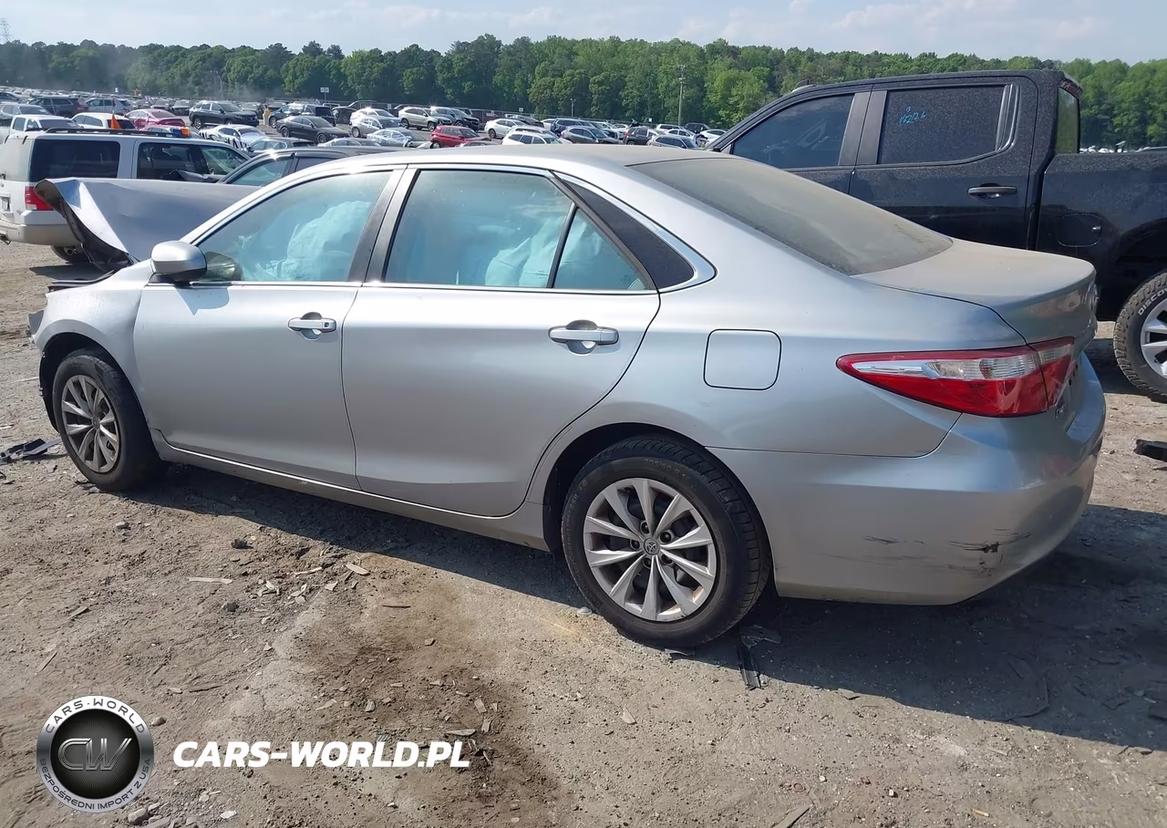2016 Toyota Camry Le VIN:4T1BF1FK0GU596652 - 3