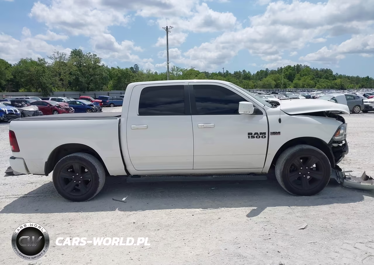 2018 Ram 1500 Night 4X4 5'7 Box VIN:1C6RR7MT4JS208891 - 14