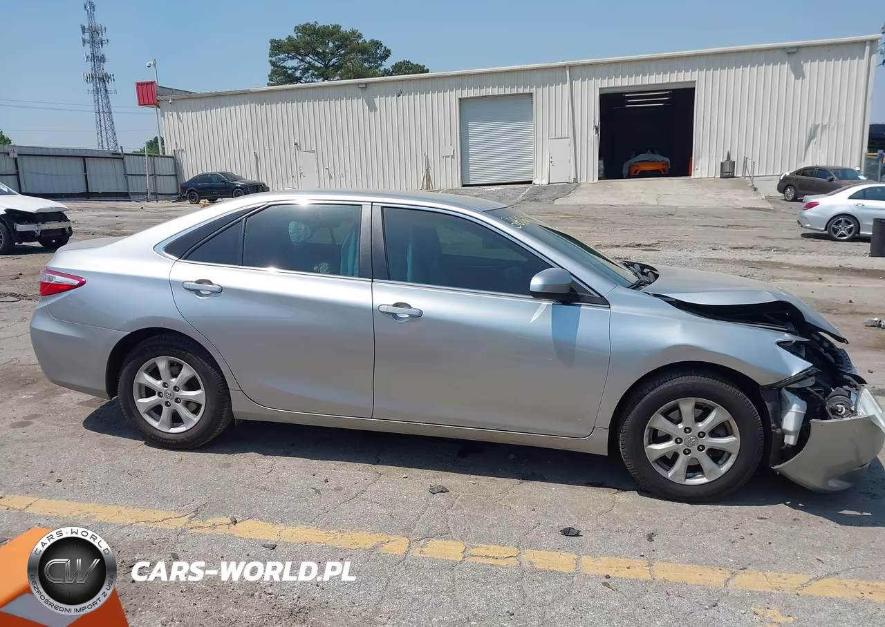 2015 Toyota Camry Le VIN:4T1BF1FK4FU943625 - 13