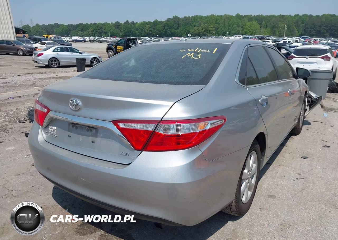 2015 Toyota Camry Le VIN:4T1BF1FK4FU943625 - 4