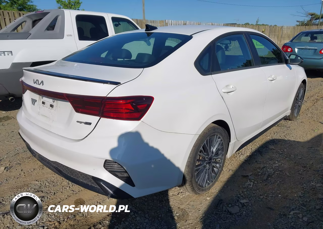 2024 Kia Forte Gt-Line VIN:3KPF54AD8RE691769 - 4
