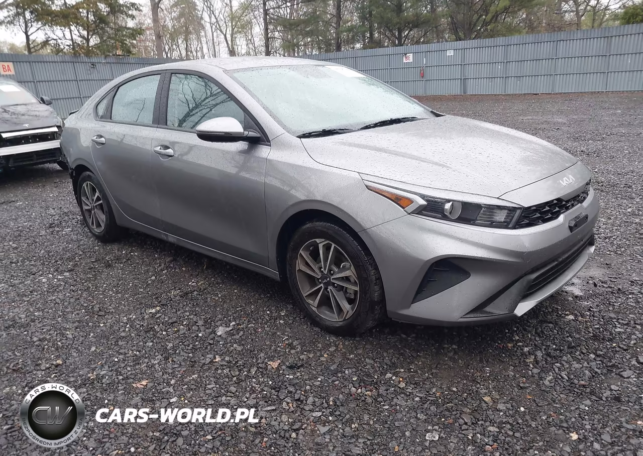 2024 Kia Forte Lxs – zdjęcie 1 z 16