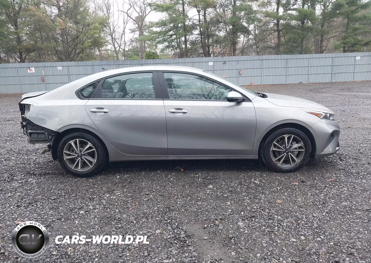 2024 Kia Forte Lxs VIN:3KPF24AD5RE805879 - 13