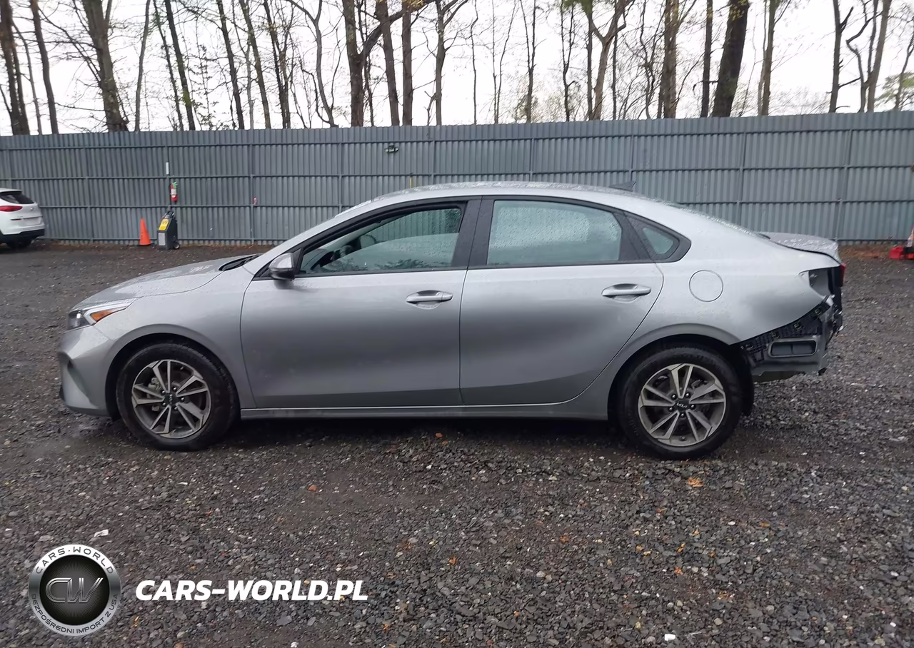 2024 Kia Forte Lxs VIN:3KPF24AD5RE805879 - 14