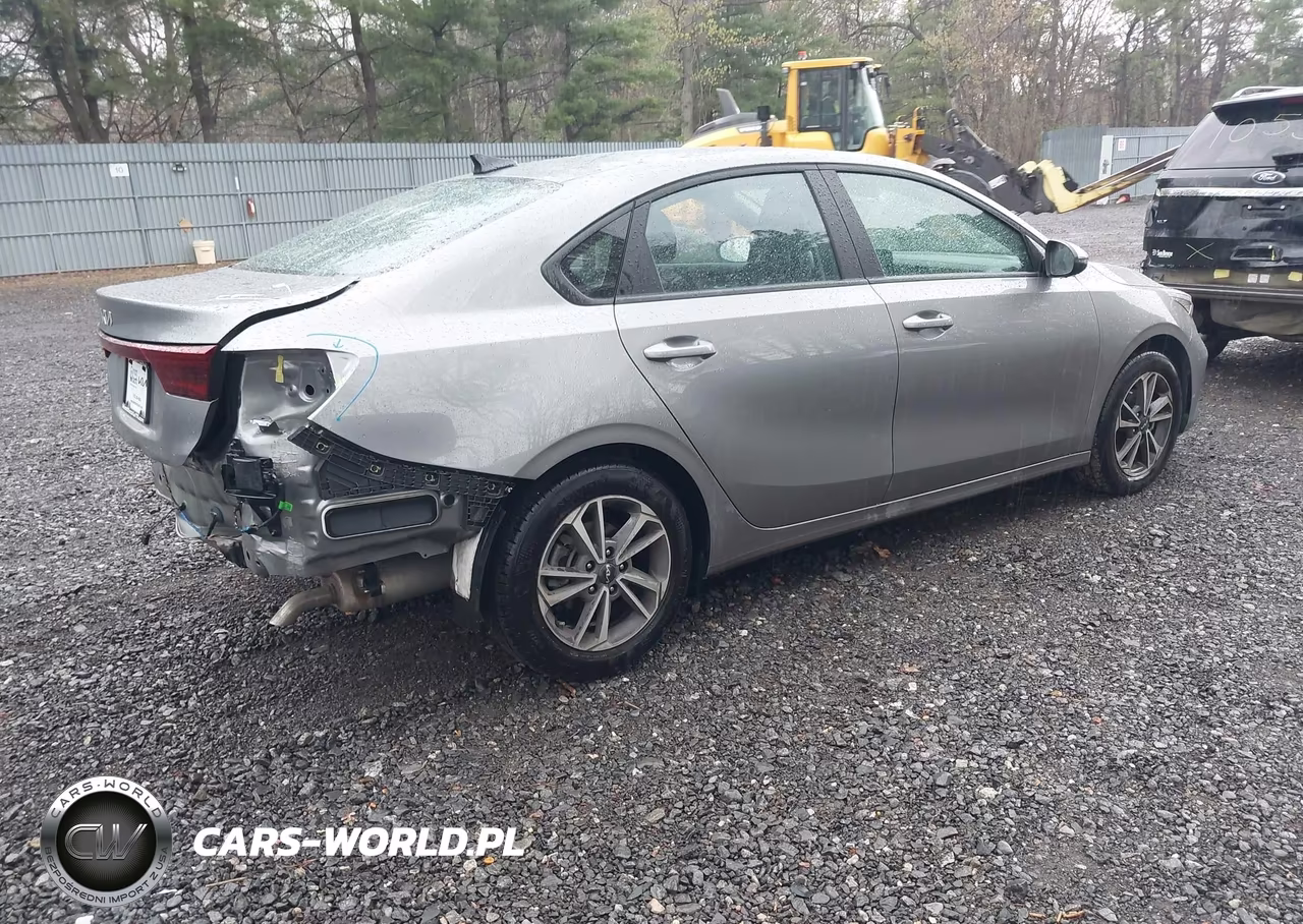 2024 Kia Forte Lxs VIN:3KPF24AD5RE805879 - 4