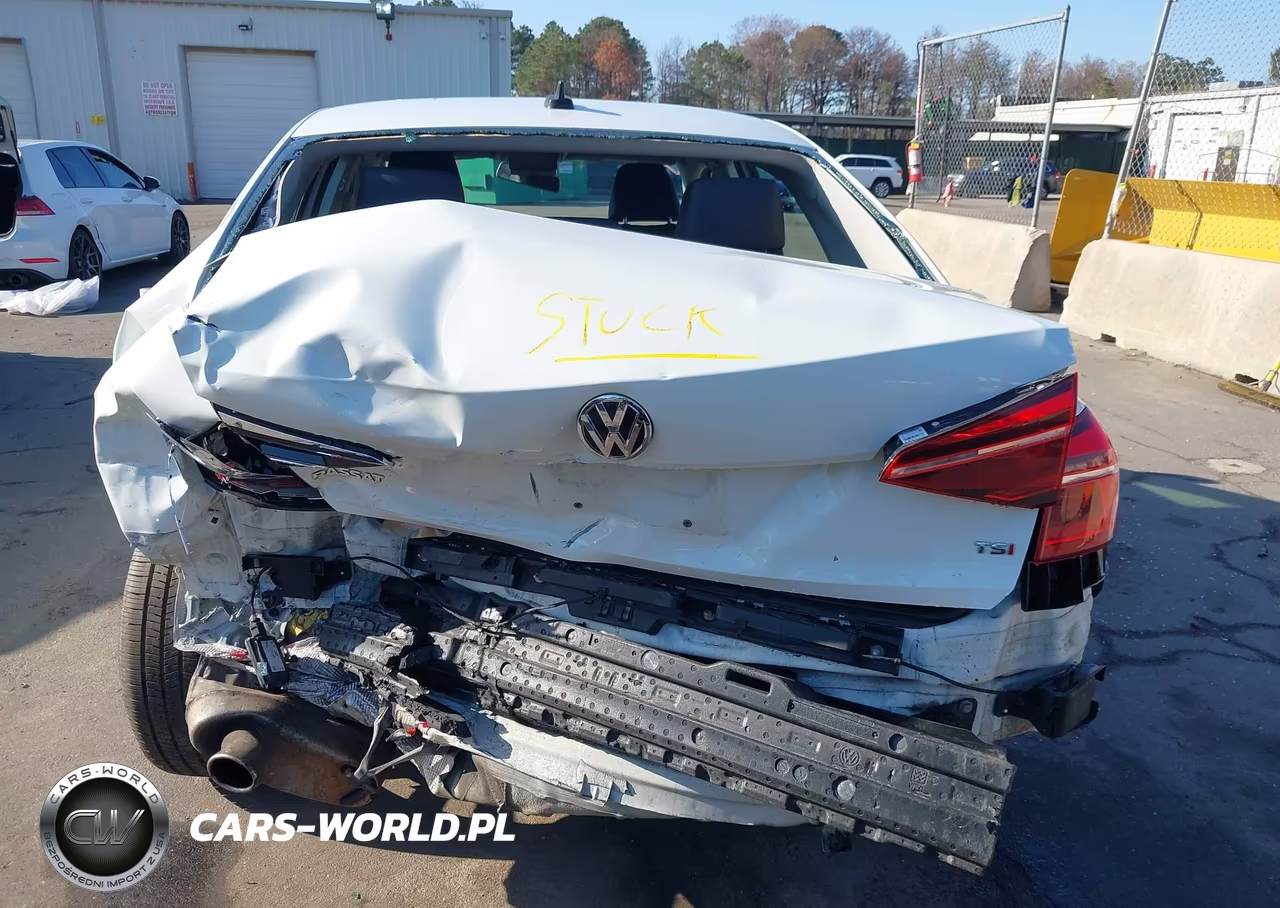 2018 Volkswagen Passat 2.0T R-Line-2.0T S VIN:1VWAA7A36JC030250 - 6