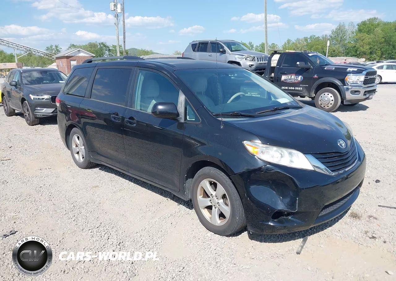 2014 Toyota Sienna Le V6 8 Passenger – zdjęcie 1 z 17
