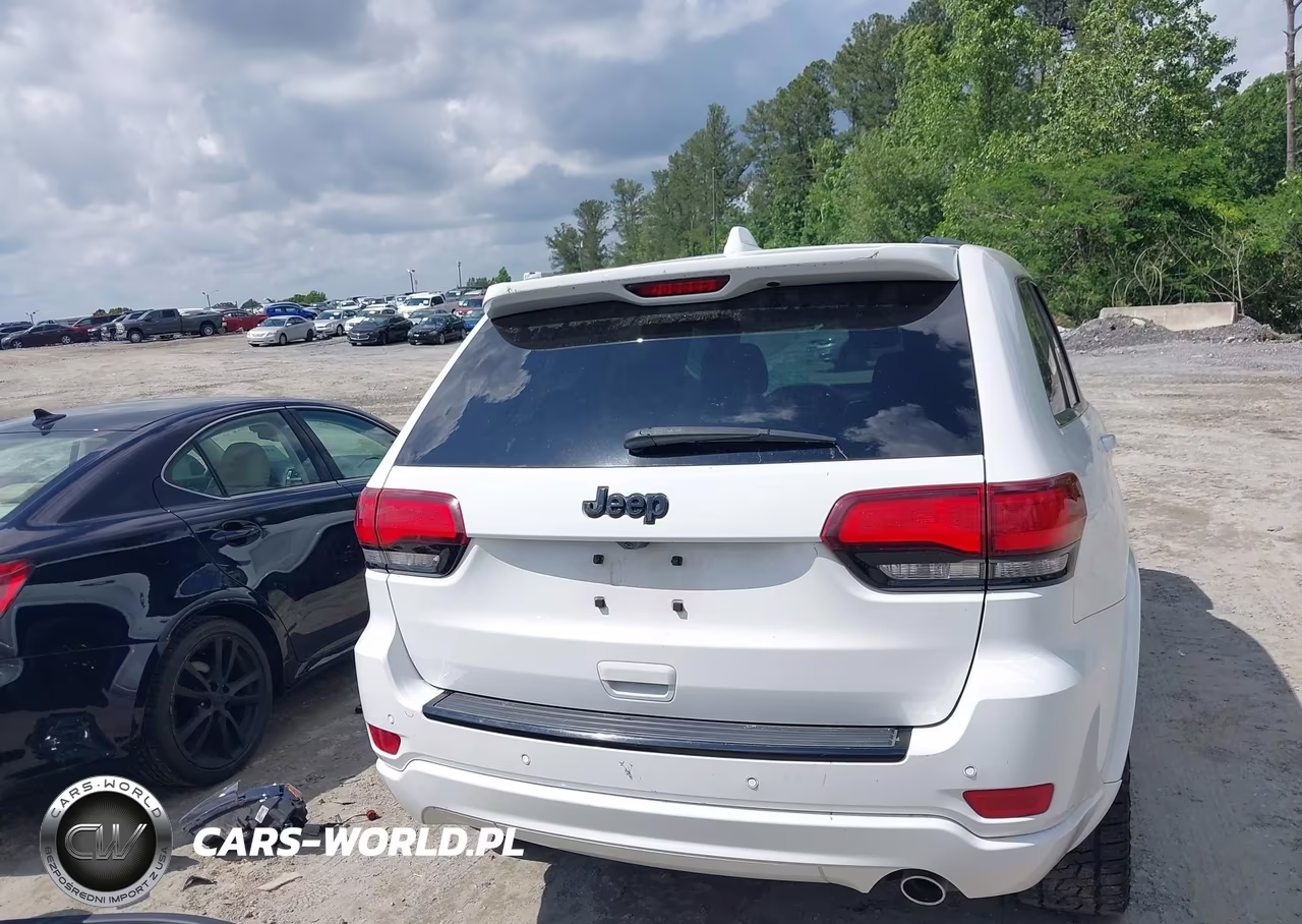 2017 Jeep Grand Cherokee Altitude 4X2 VIN:1C4RJEAG5HC823126 - 16