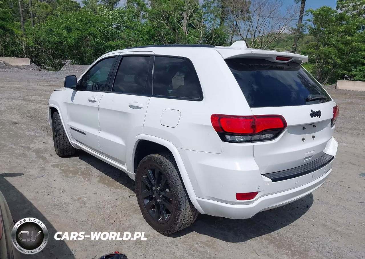 2017 Jeep Grand Cherokee Altitude 4X2 VIN:1C4RJEAG5HC823126 - 3
