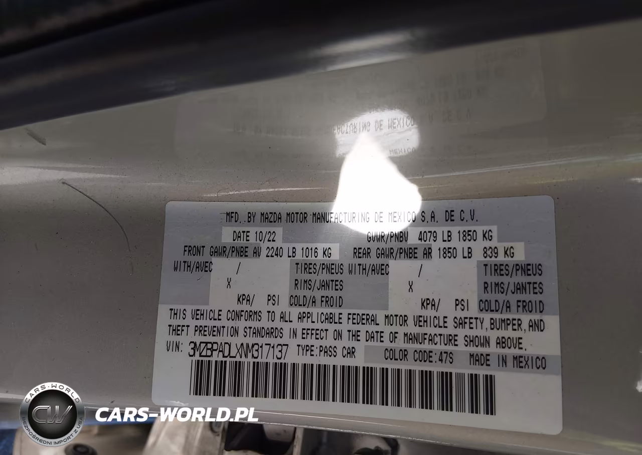 2022 Mazda Mazda3 Premium VIN:3MZBPADLXNM317137 - 9
