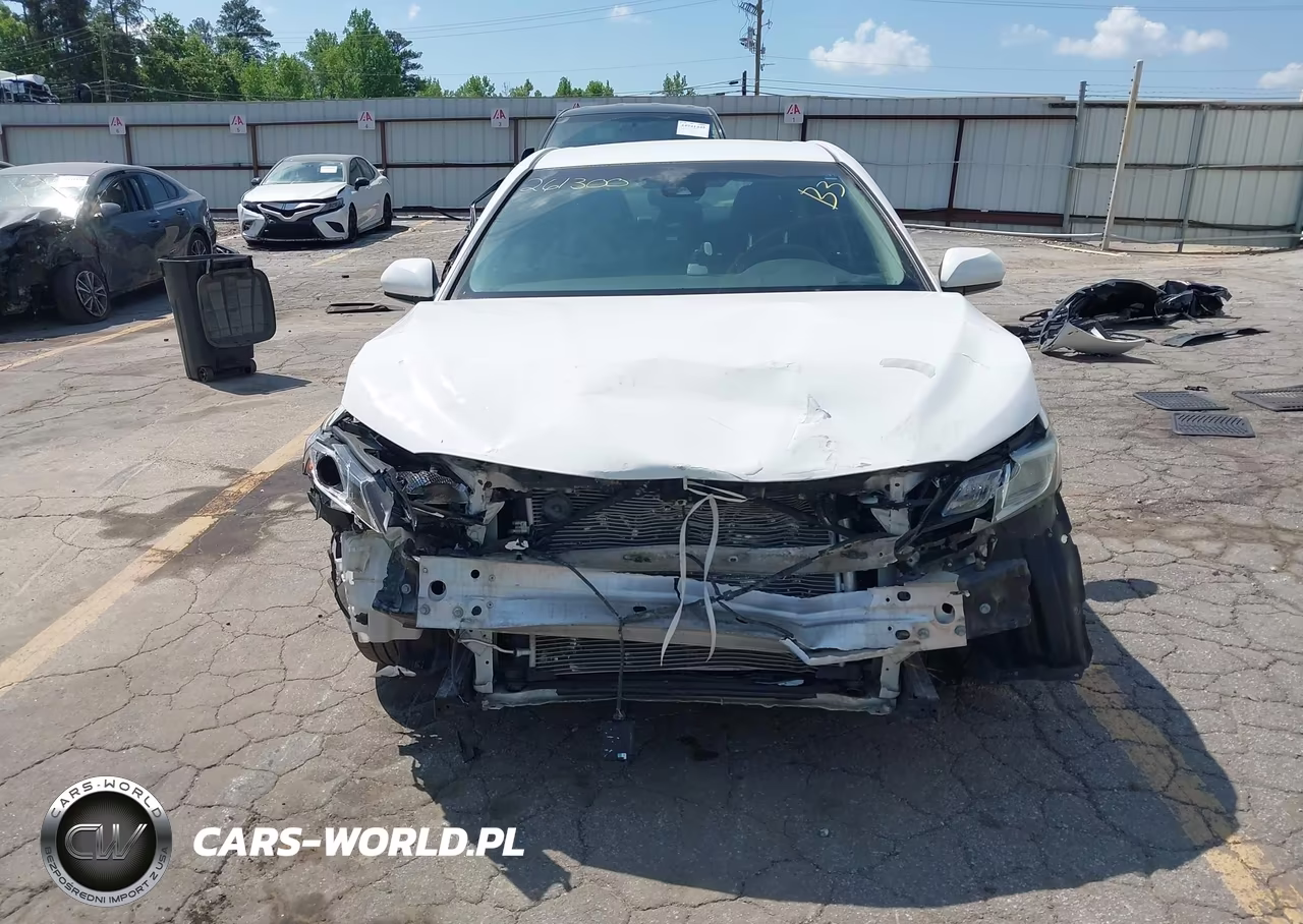 2018 Toyota Camry Le VIN:4T1B11HK5JU025659 - 12