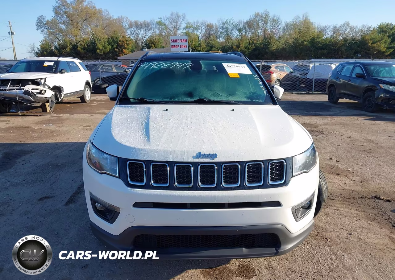 2018 Jeep Compass Latitude 4X4 VIN:3C4NJDBB3JT245713 - 13