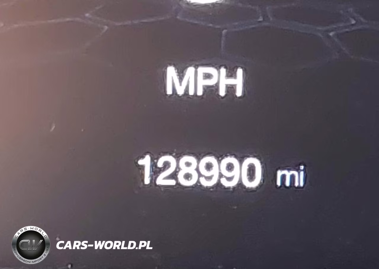 2018 Jeep Compass Latitude 4X4 VIN:3C4NJDBB3JT245713 - 16