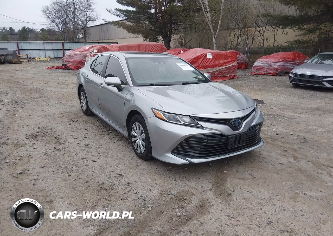 2020 Toyota Camry Le Hybrid – zdjęcie 1 z 16