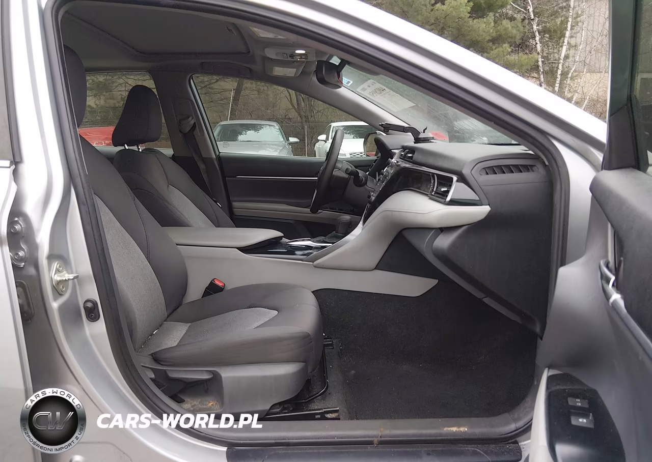 2020 Toyota Camry Le Hybrid VIN:4T1E31AKXLU017884 - 5