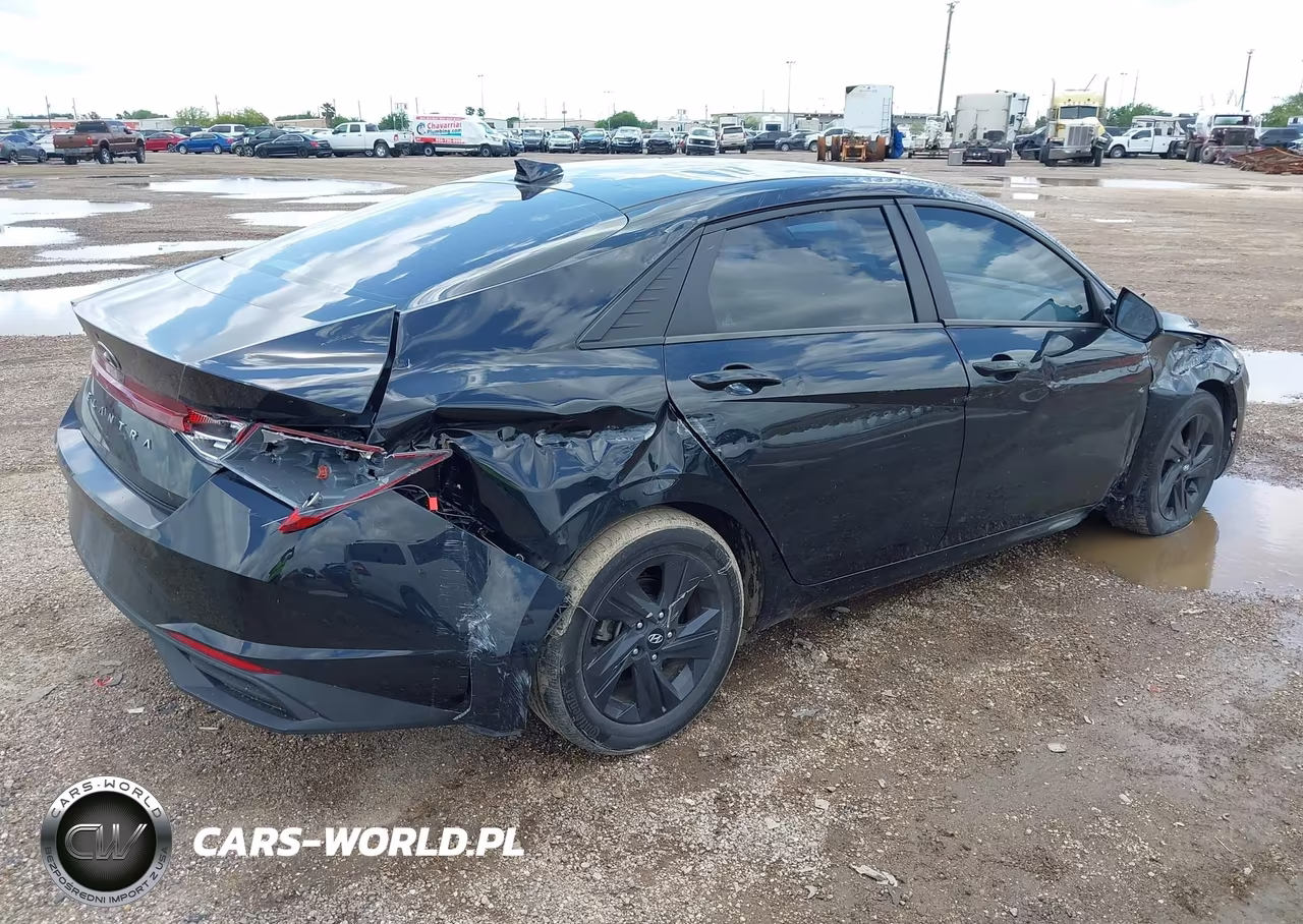 2022 Hyundai Elantra Sel VIN:5NPLS4AG7NH084726 - 4