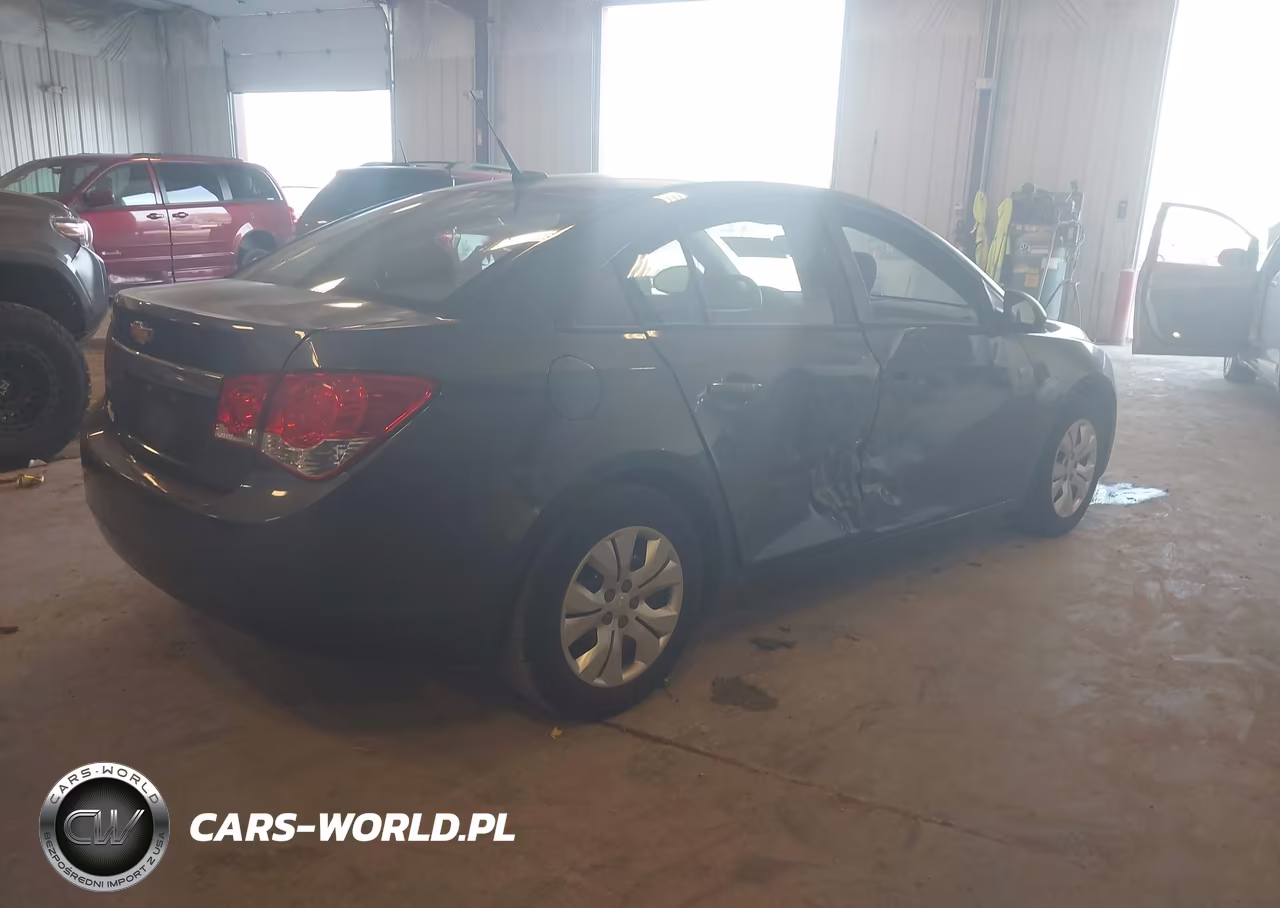2014 Chevrolet Cruze Ls Auto VIN:1G1PA5SH2E7255459 - 4
