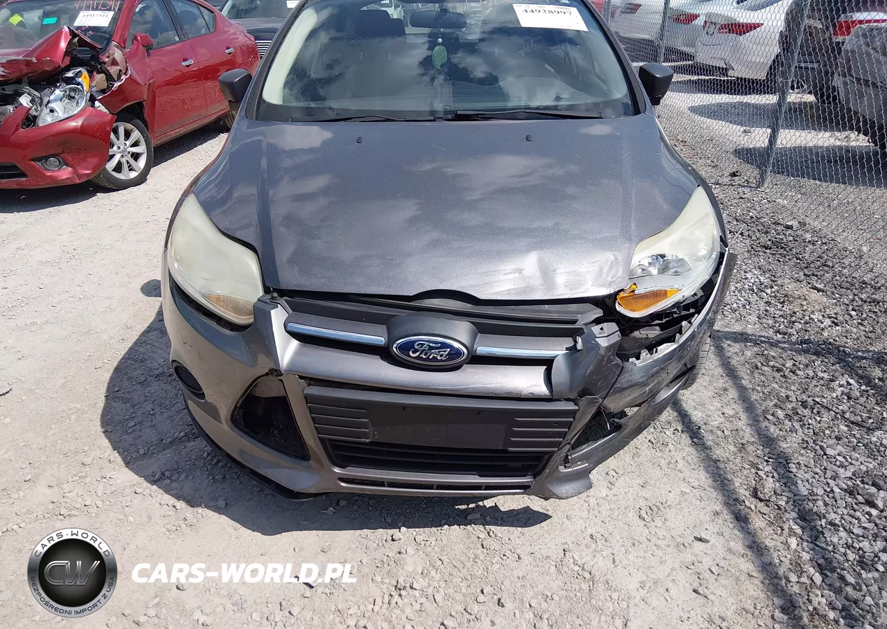 2013 Ford Focus S VIN:1FADP3E24DL208871 - 6