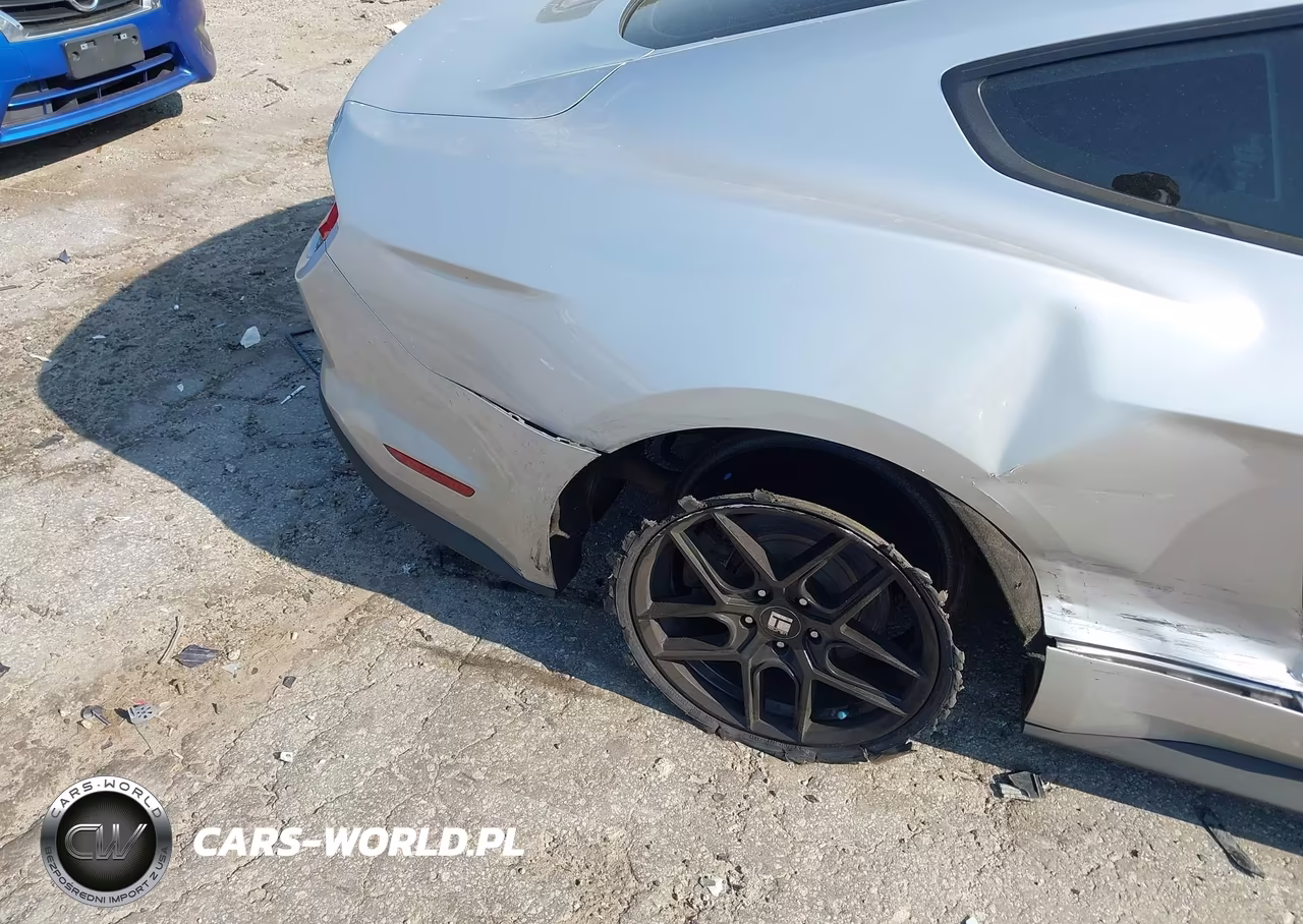 2018 Ford Mustang Ecoboost VIN:1FA6P8TH3J5182552 - 17