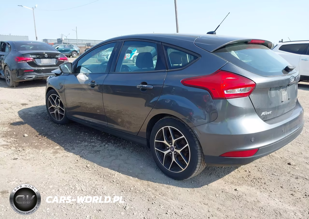 2018 Ford Focus Sel VIN:1FADP3M26JL321167 - 3